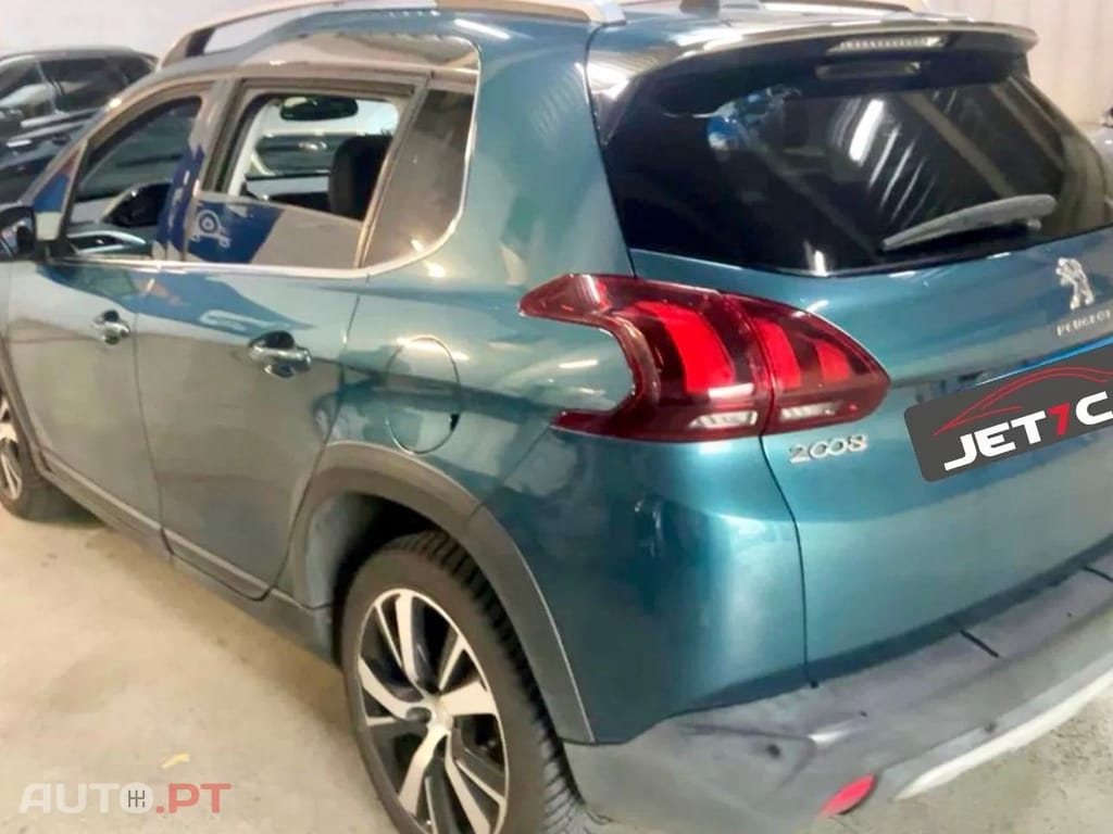 Peugeot 2008 PureTech 130 Allure