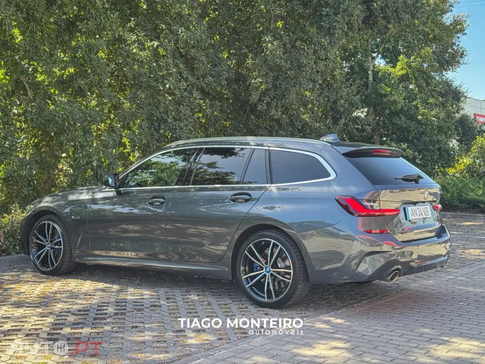 BMW 330 e Pack Desportivo M Auto