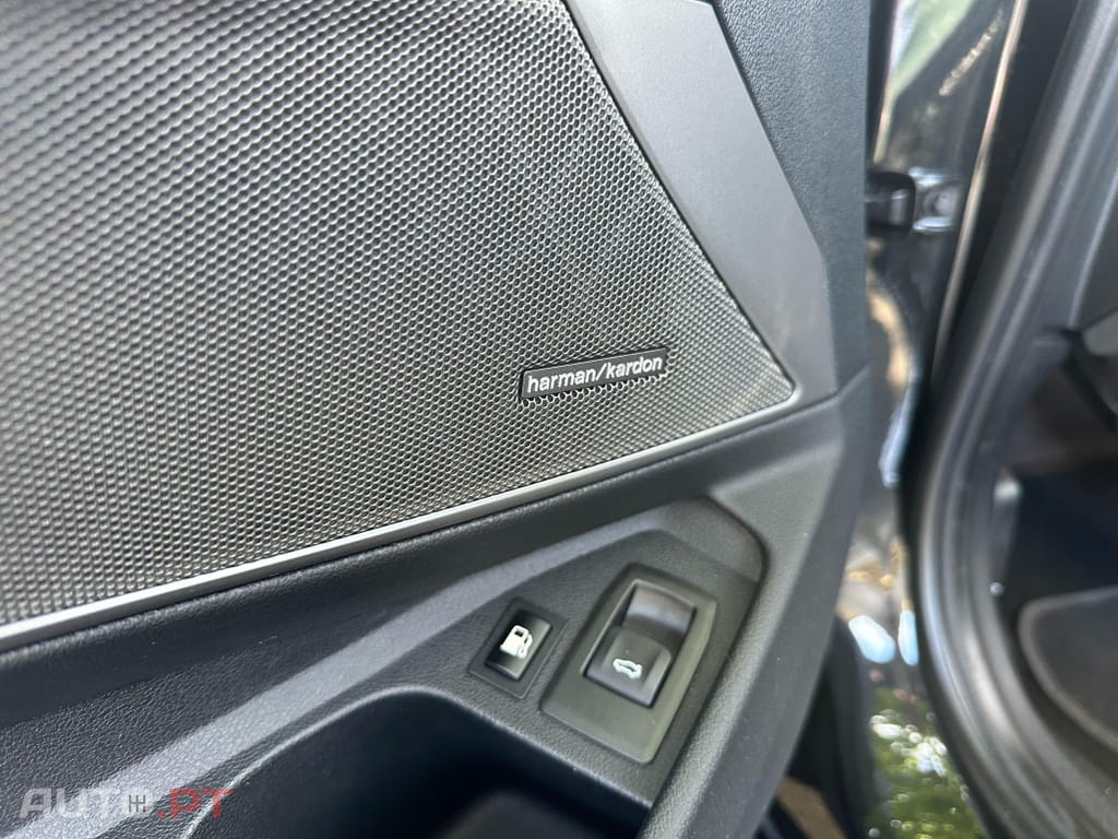 BMW 330 e Touring Pack Desportivo M Auto