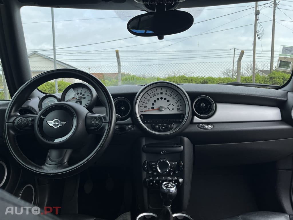 MINI Cooper Cooper D