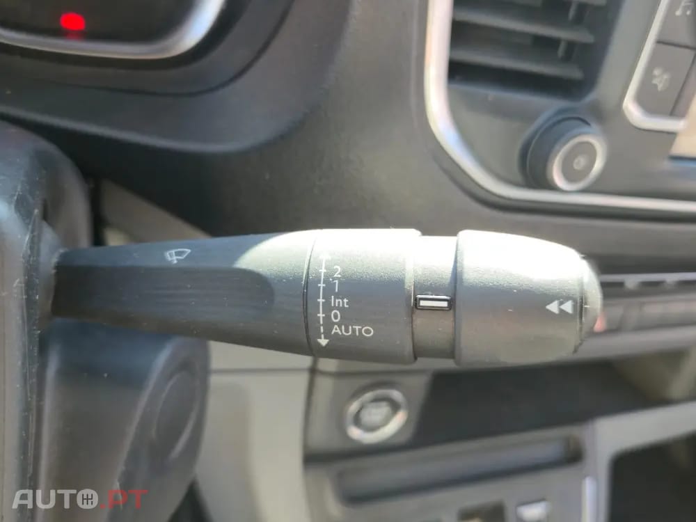 Citroen e-Jumpy Longa (50-kWh)