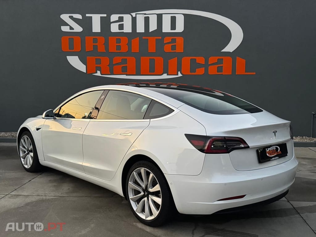 Tesla Model 3 Long-Range Dual Motor AWD
