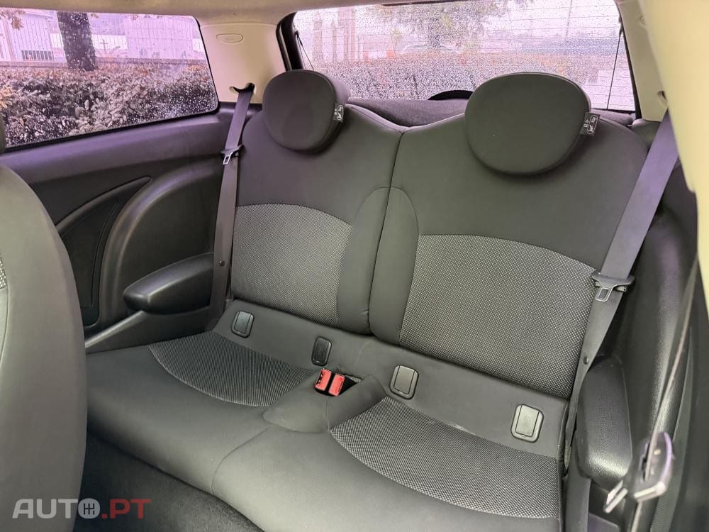 MINI Cooper Cooper D