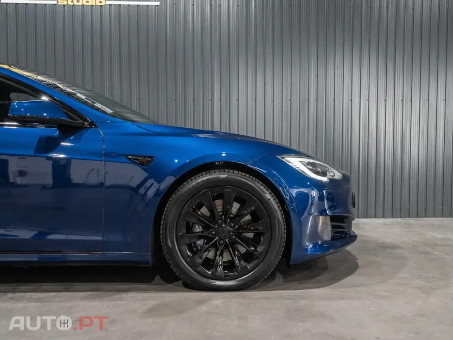Tesla Model S 75