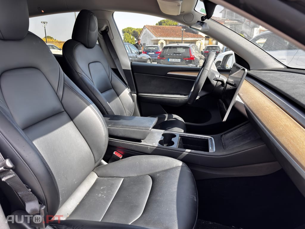 Tesla Model Y Long Range Tração Integral