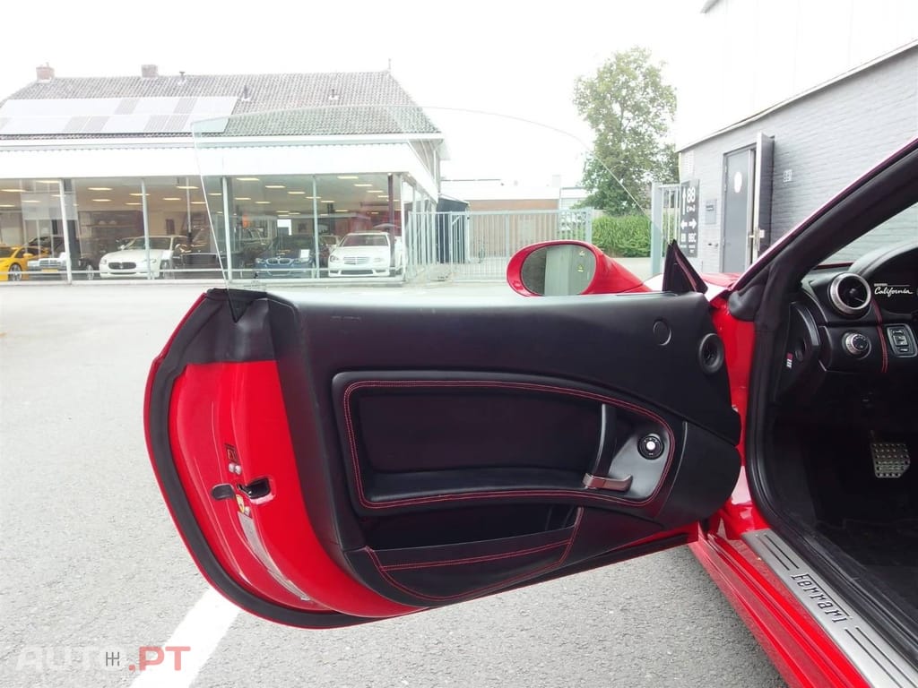 Ferrari California V8