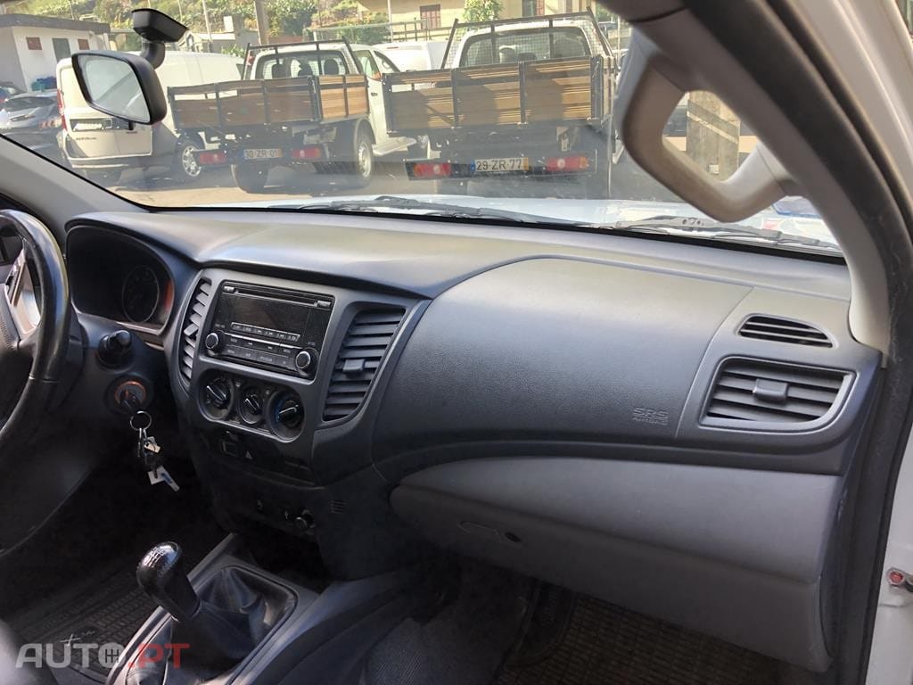Mitsubishi L200 2.3 DI-D CD Invite 2WD