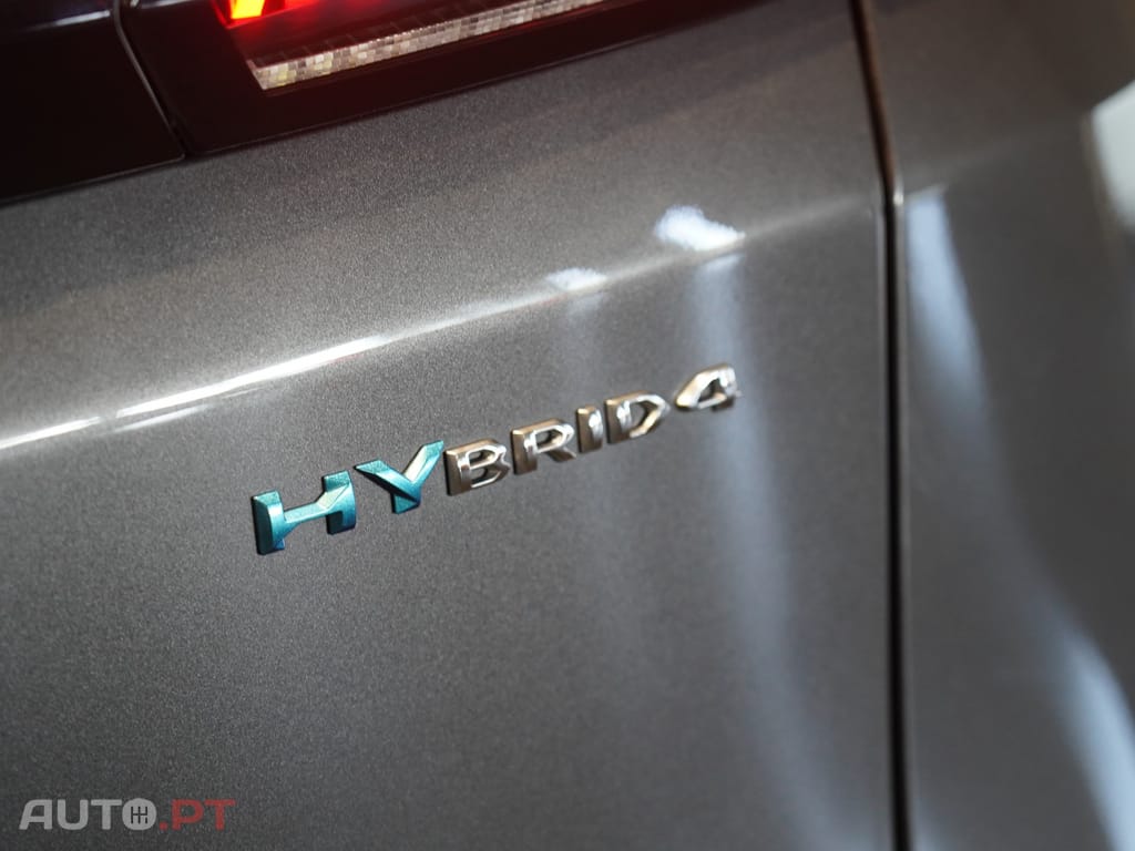 Peugeot 3008 1.6 Hybrid GT Line e-EAT8