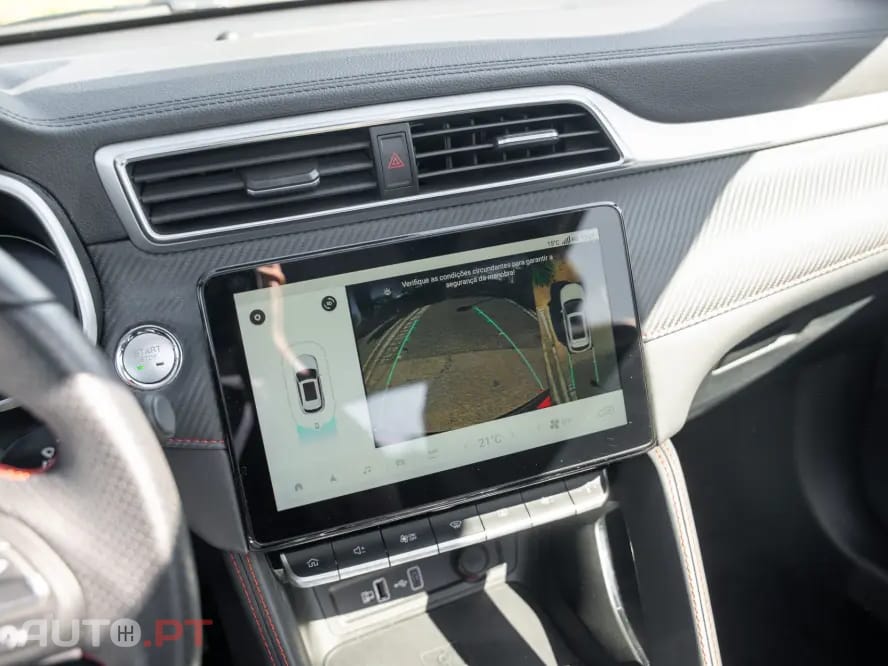 MG ZS Standard Luxury