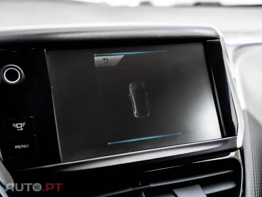 Peugeot 2008 1.2 VTi Allure