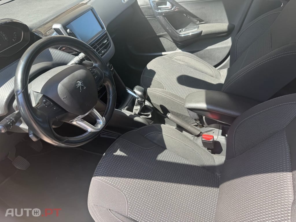 Peugeot 208 1.5 BlueHDi Allure
