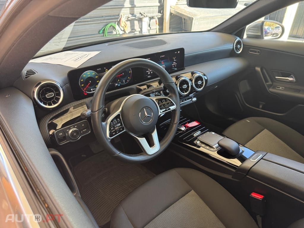 Mercedes-Benz CLA 180 d Shooting Brake 7G-DCT