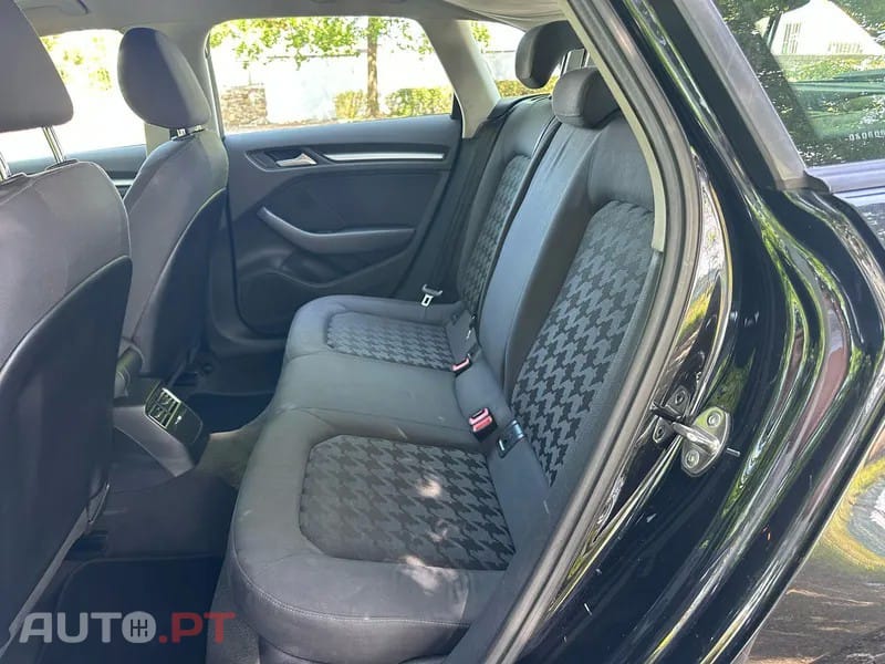 Audi A3 Sportback 1.6 TDi Business Line Attraction S tronic