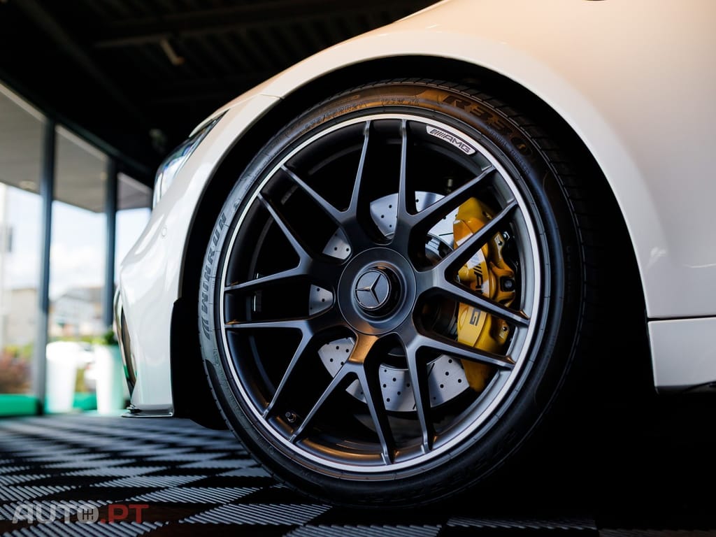 Mercedes-Benz AMG GT 63 s 4MATIC +