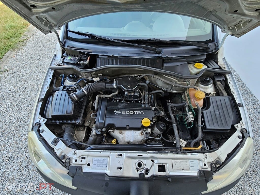 Opel Corsa 1.2 16V Confort