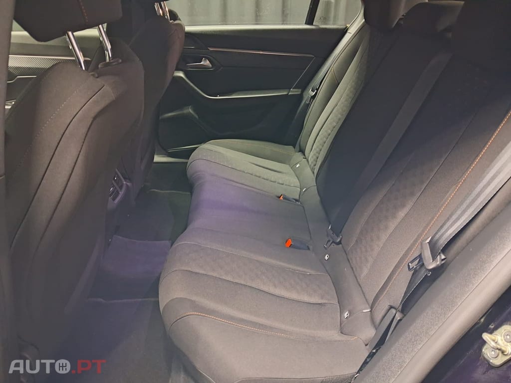 Peugeot 508 1.2 PureTech Active Pack EAT8 — fotografia 9