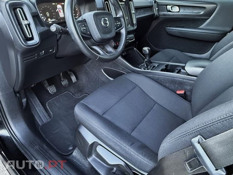 Volvo XC40 1.5 T2 Momentum