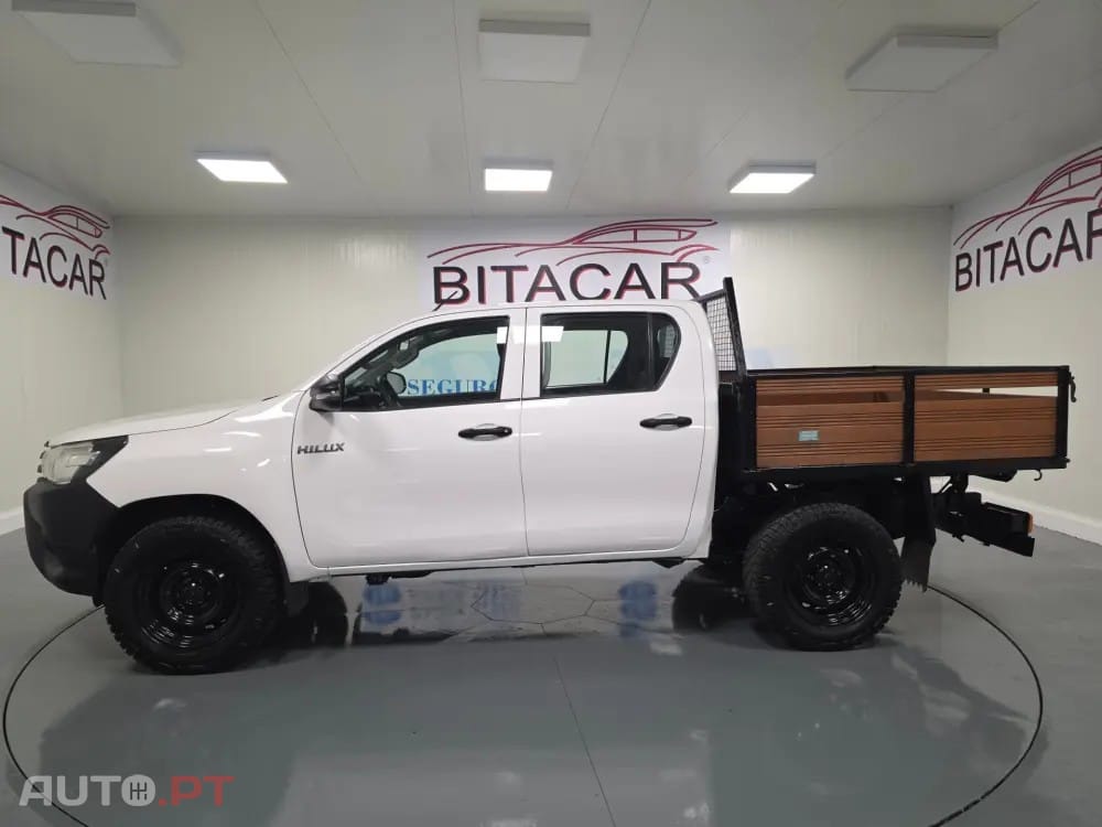 Toyota Hilux 2.4 D-4D 4WD CD CH