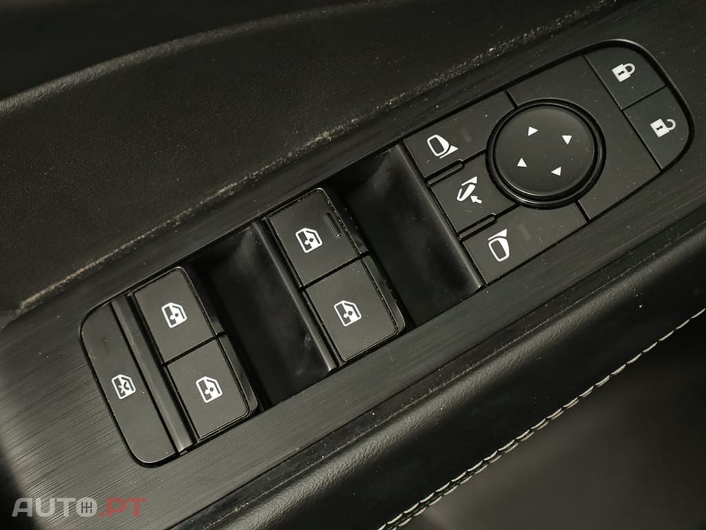 Nissan Qashqai Qashqai 1.3 DIG-T N-Connecta LED Xtronic