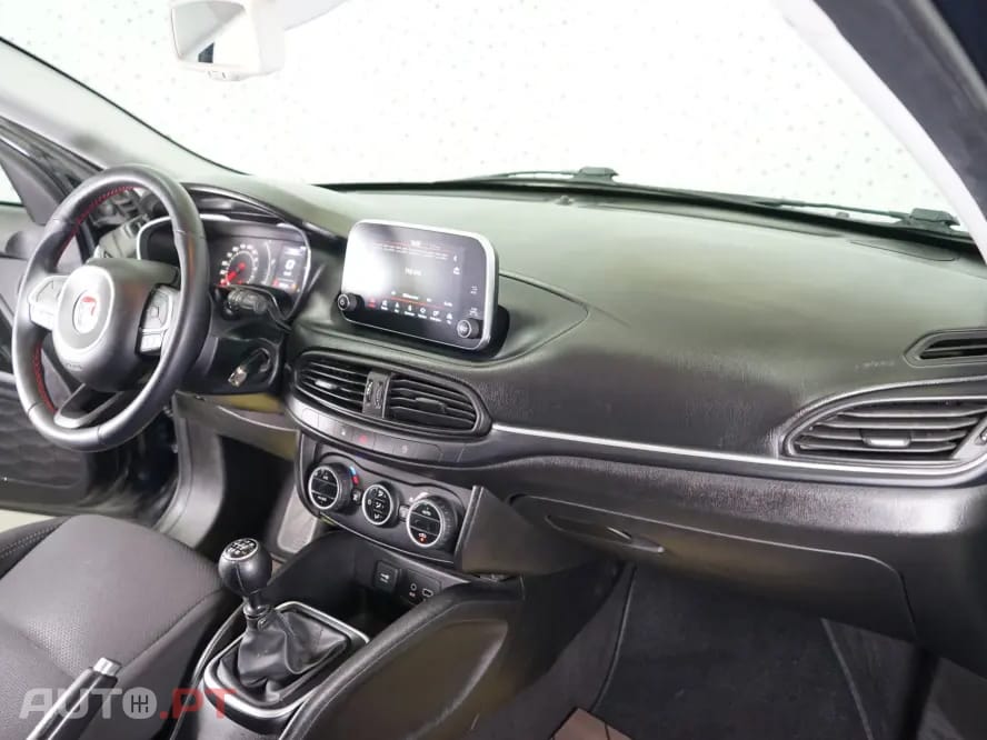 Fiat Tipo 1.6 M-Jet Lounge Tech