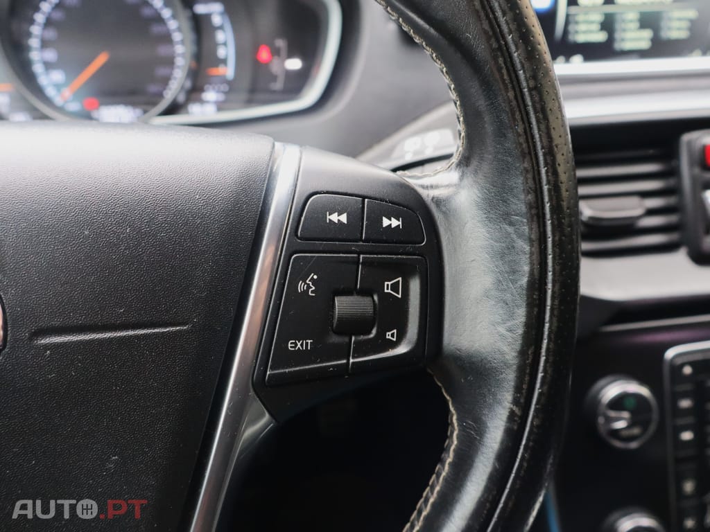 Volvo V40 2.0 D2 R-Design