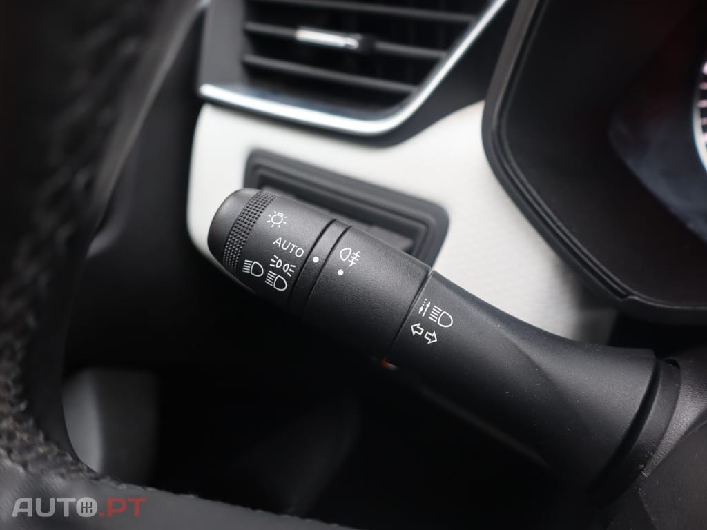 Renault Clio 1.0 TCe Limited Bi-Fuel