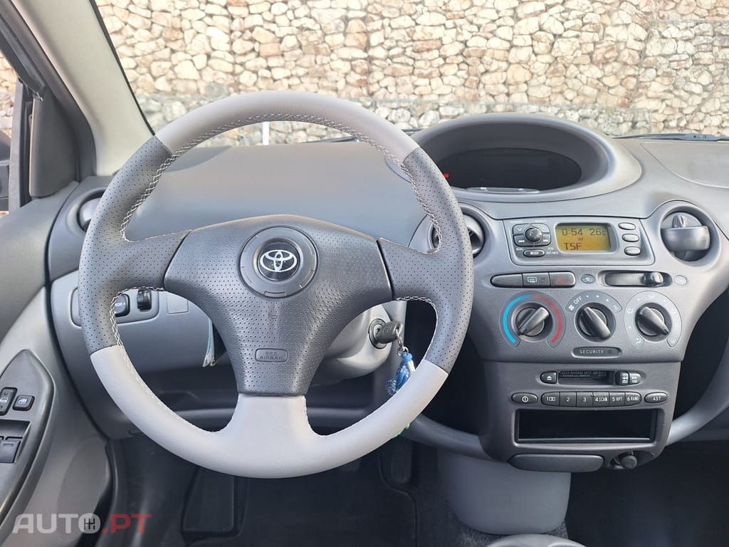 Toyota Yaris 1.0 Luna