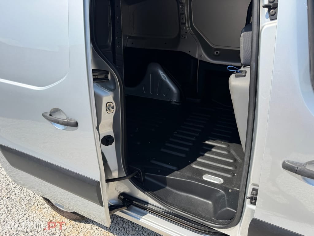 Citroen Berlingo 1.6 HDI 3LUG c/ GPS e AC