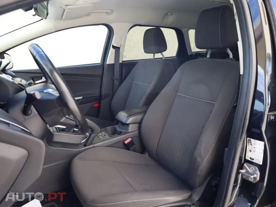 Ford Focus 1.0 EcoBoost S&S Champions Edition