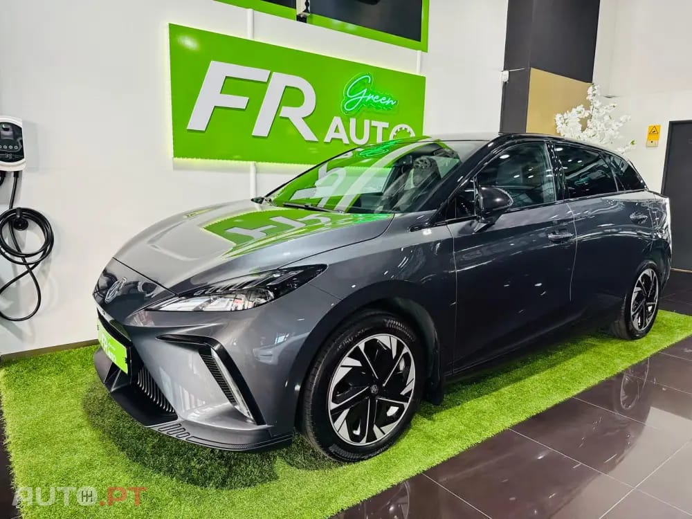 MG MG4 64 kWh Luxury