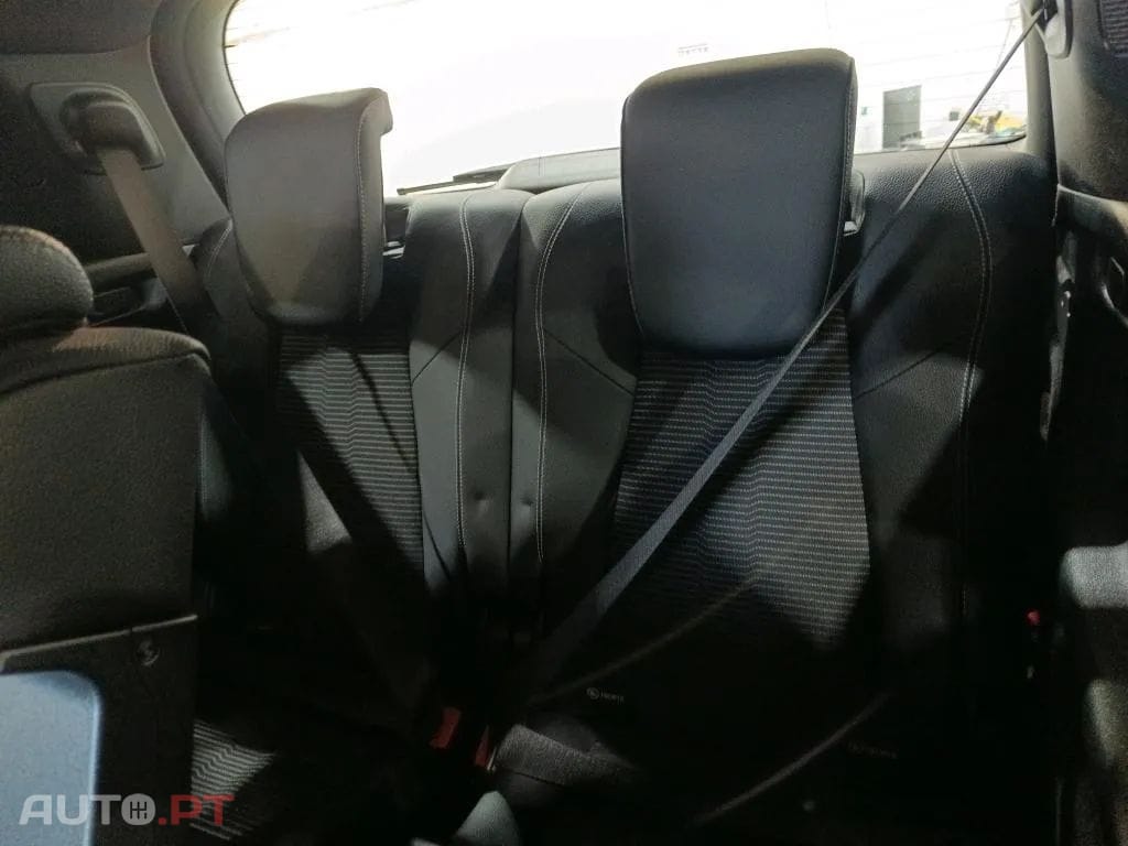 Mercedes-Benz GLB 180 d