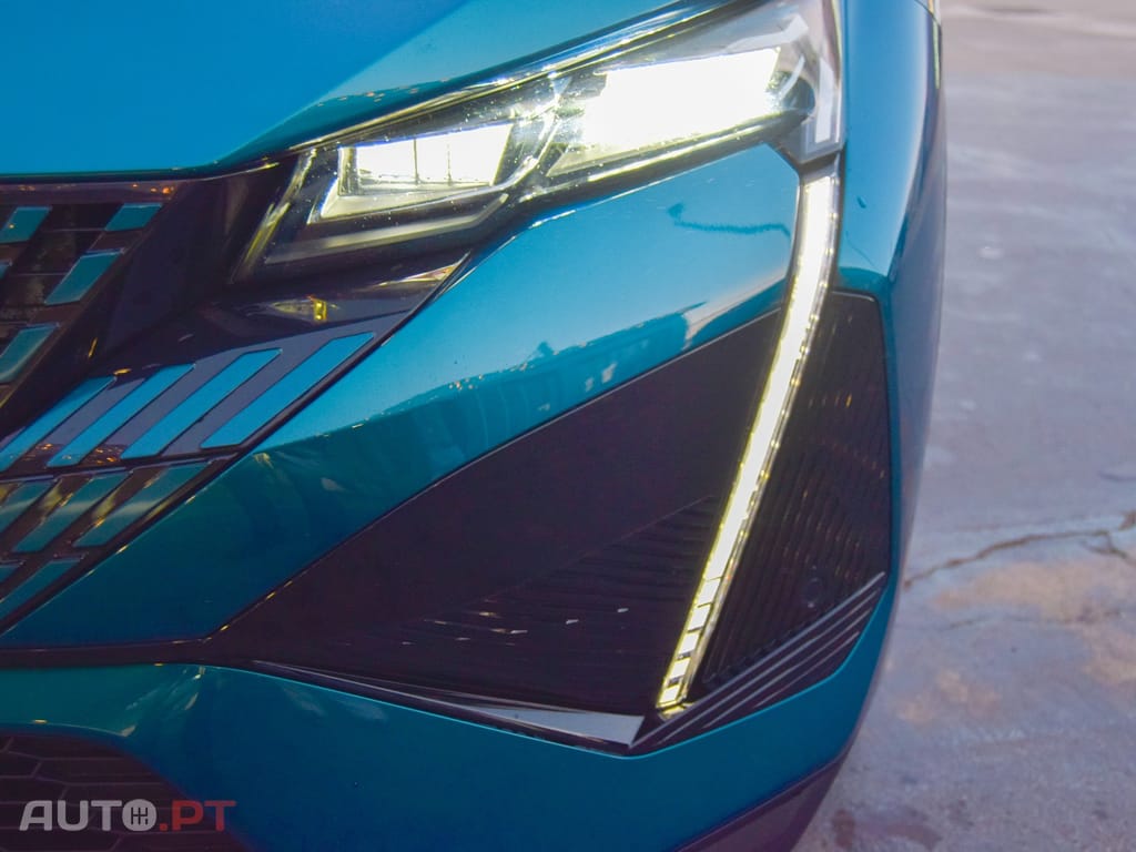 Peugeot 408 1.6 Hybrid GT e-EAT8