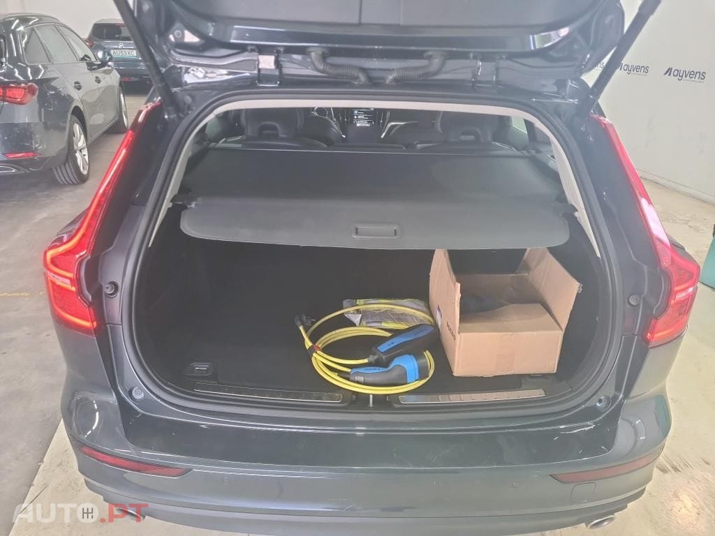 Volvo V60 2.0 T8 AWD TE Momentum Plus