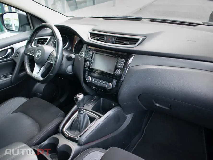 Nissan Qashqai 1.5 dCi N-Connecta J18