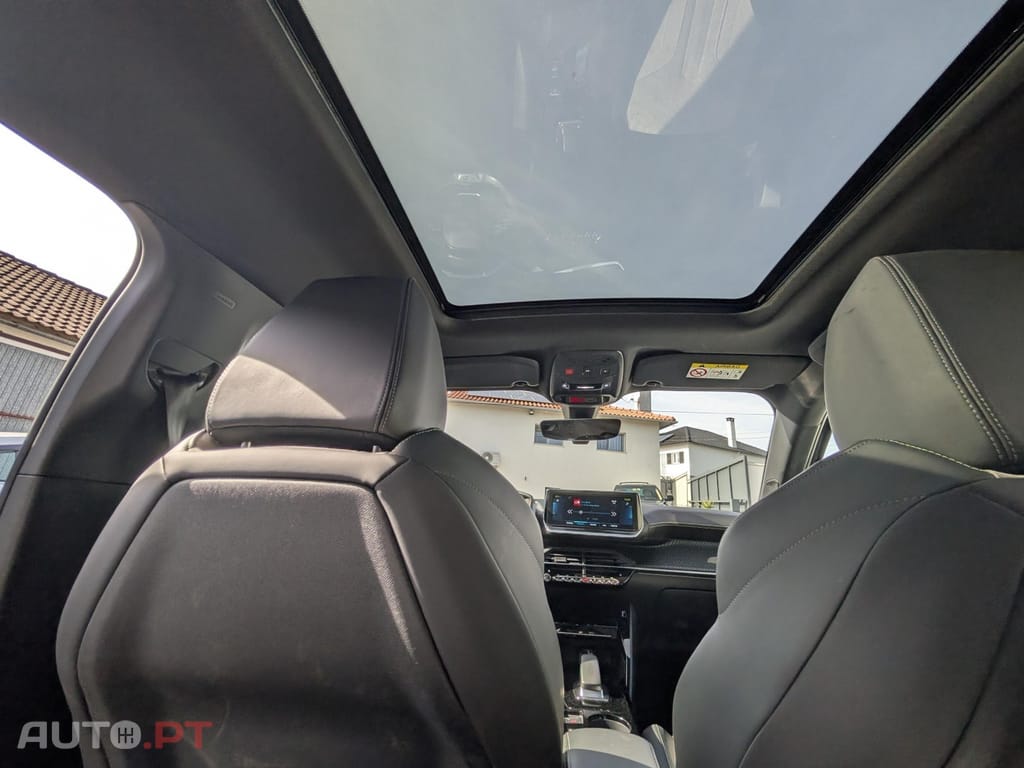 Peugeot E-2008 50 kWh GT Pack