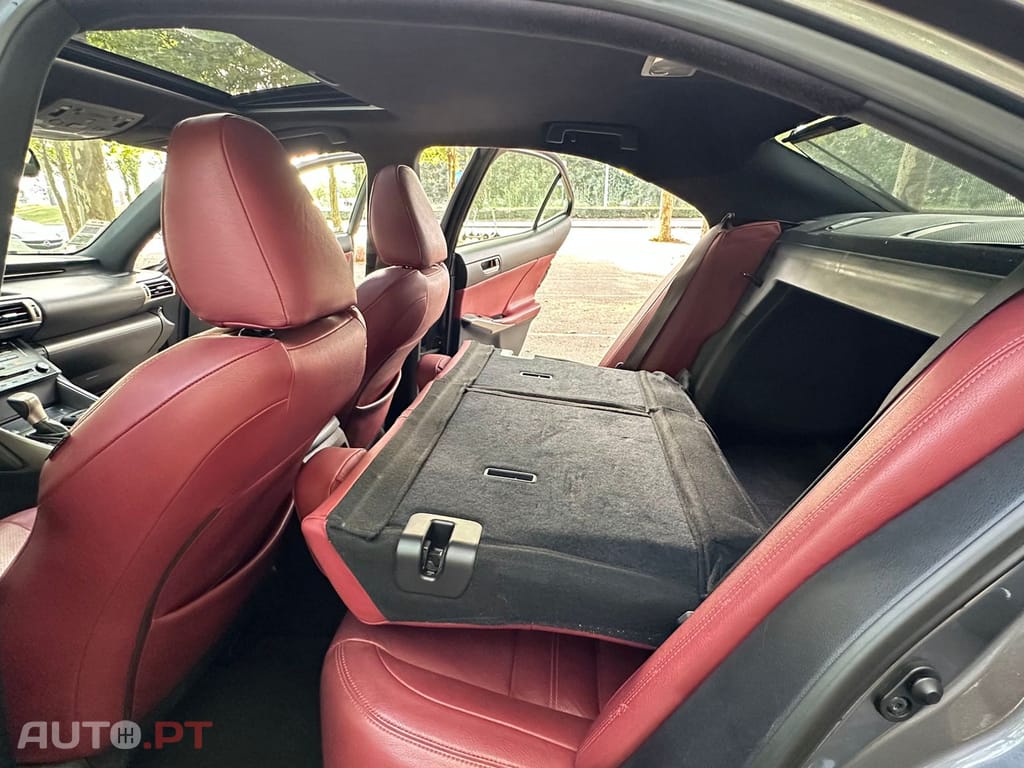 Lexus IS 300 H f sport