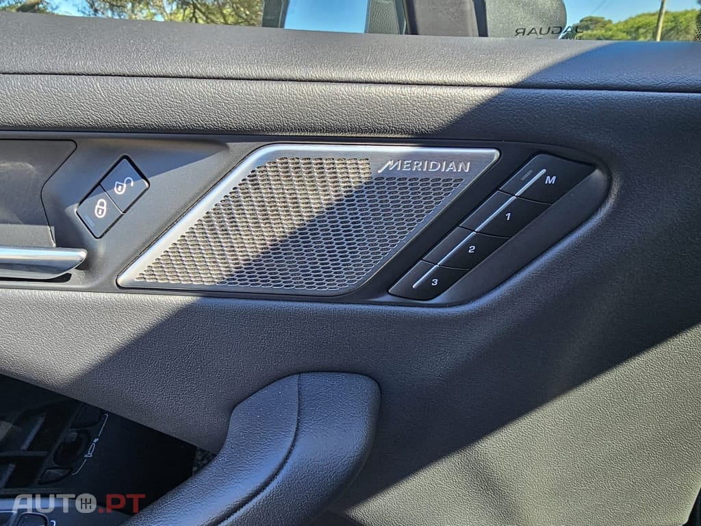 Jaguar I-Pace EV400 AWD SE