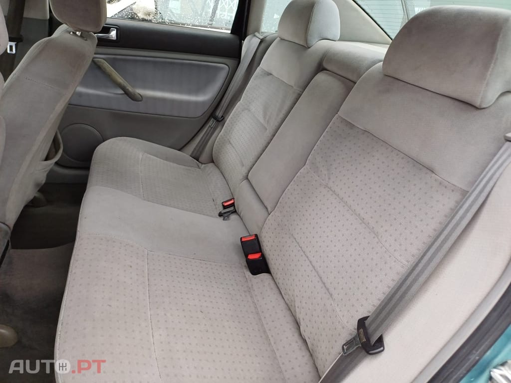 Volkswagen Passat 1.9 TDi Confortline