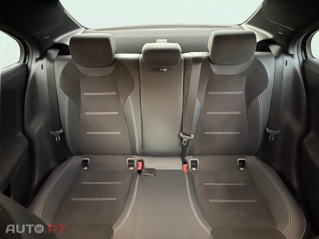 Mercedes-Benz A 250 e AMG Line