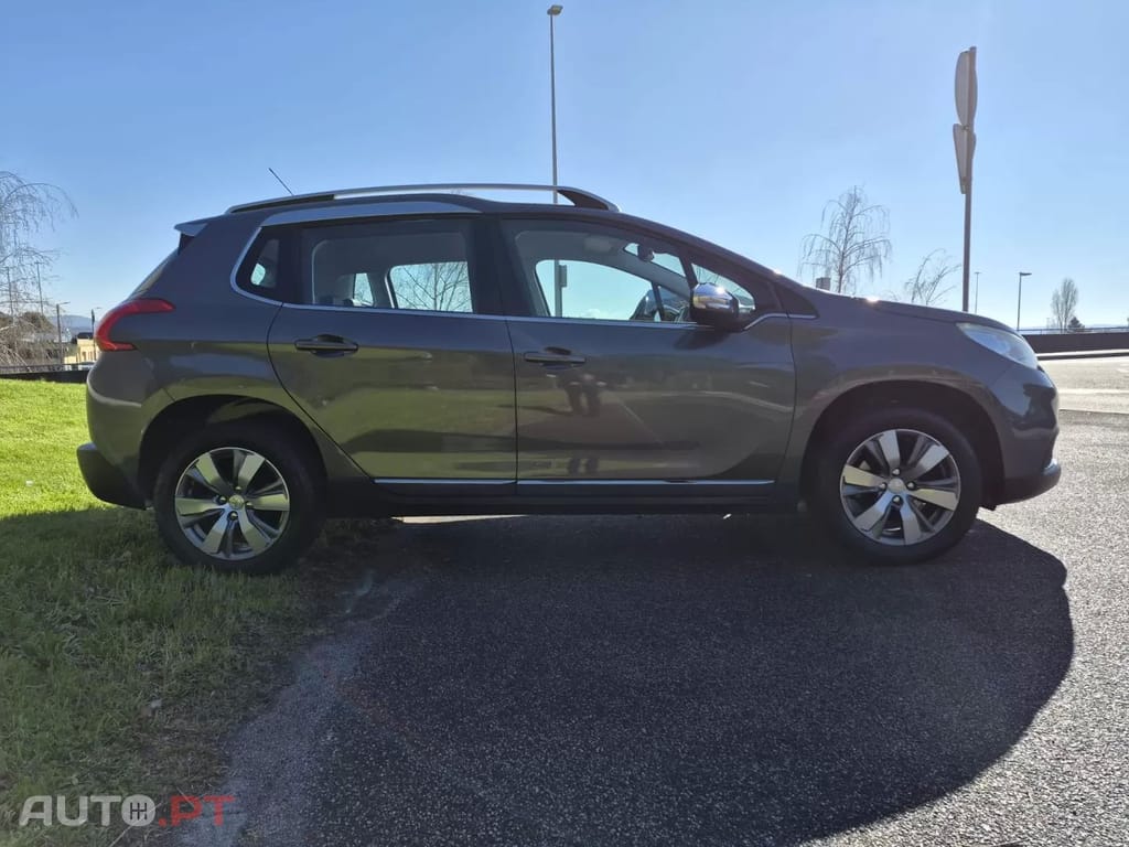 Peugeot 2008 1.2 PureTech Allure EAT6