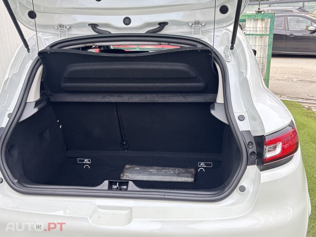 Renault Clio 1.6 T RS Trophy EDC