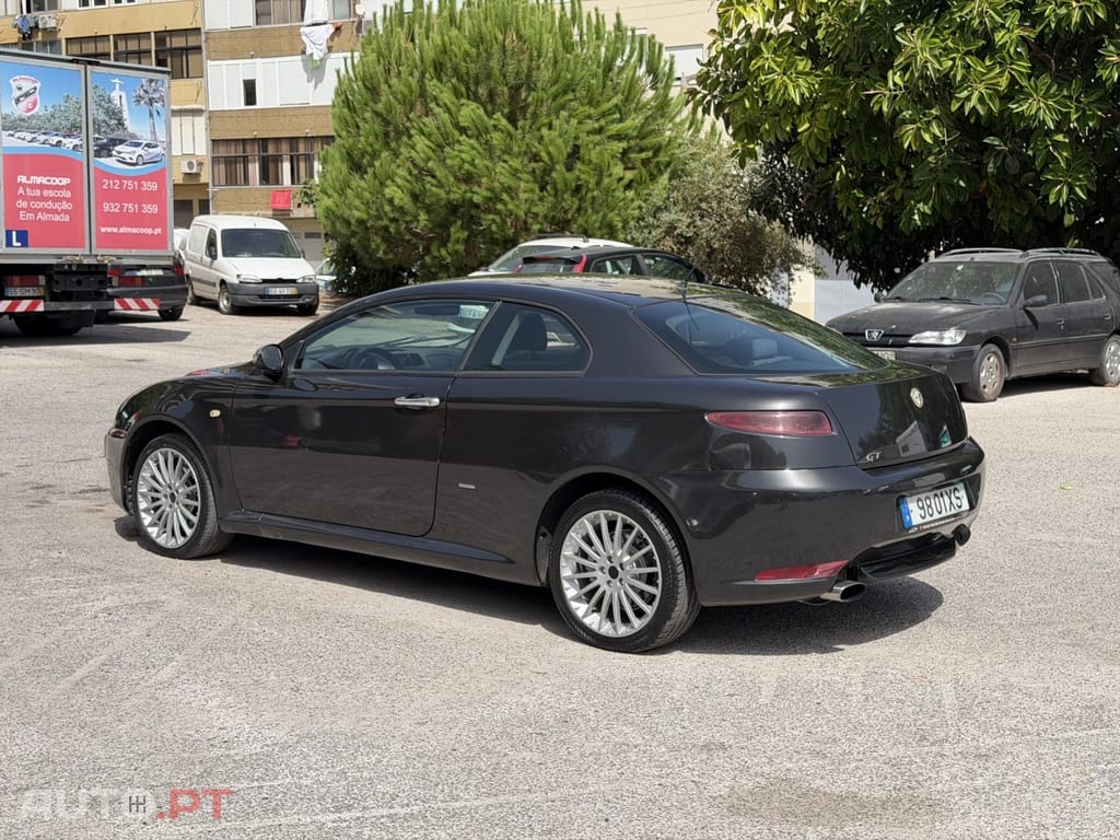 Alfa Romeo GT JTD