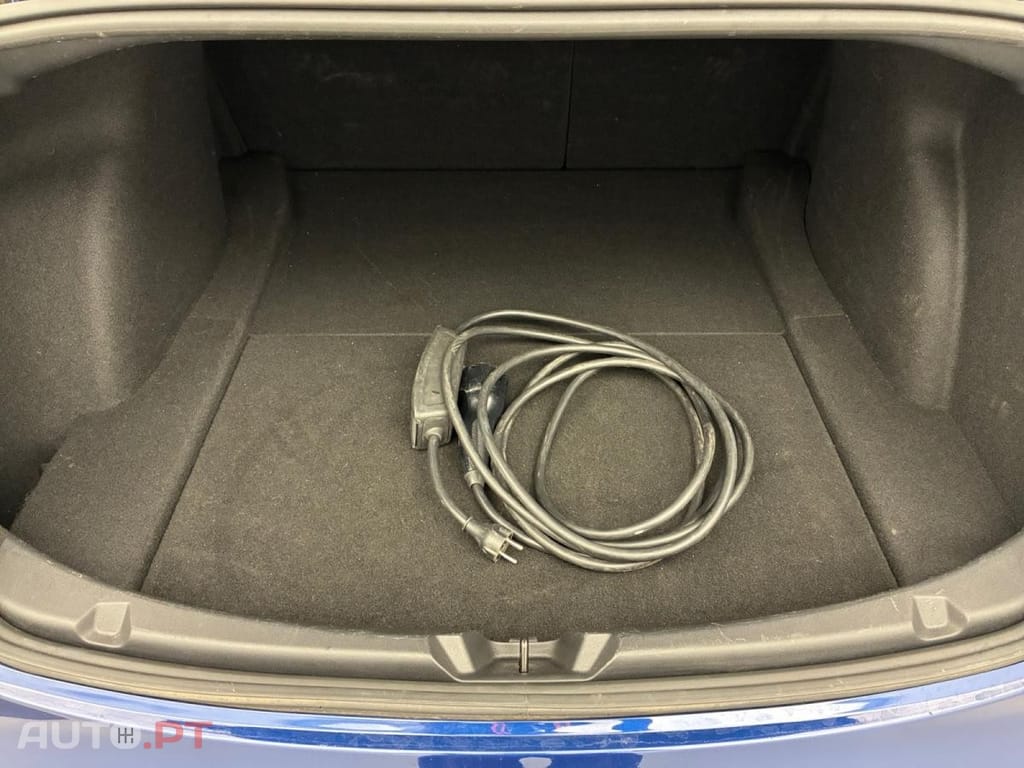 Tesla Model 3 Standard Range Plus RWD