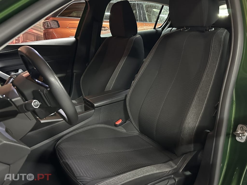 Peugeot 308 PureTech 130 EAT8 Active Pack