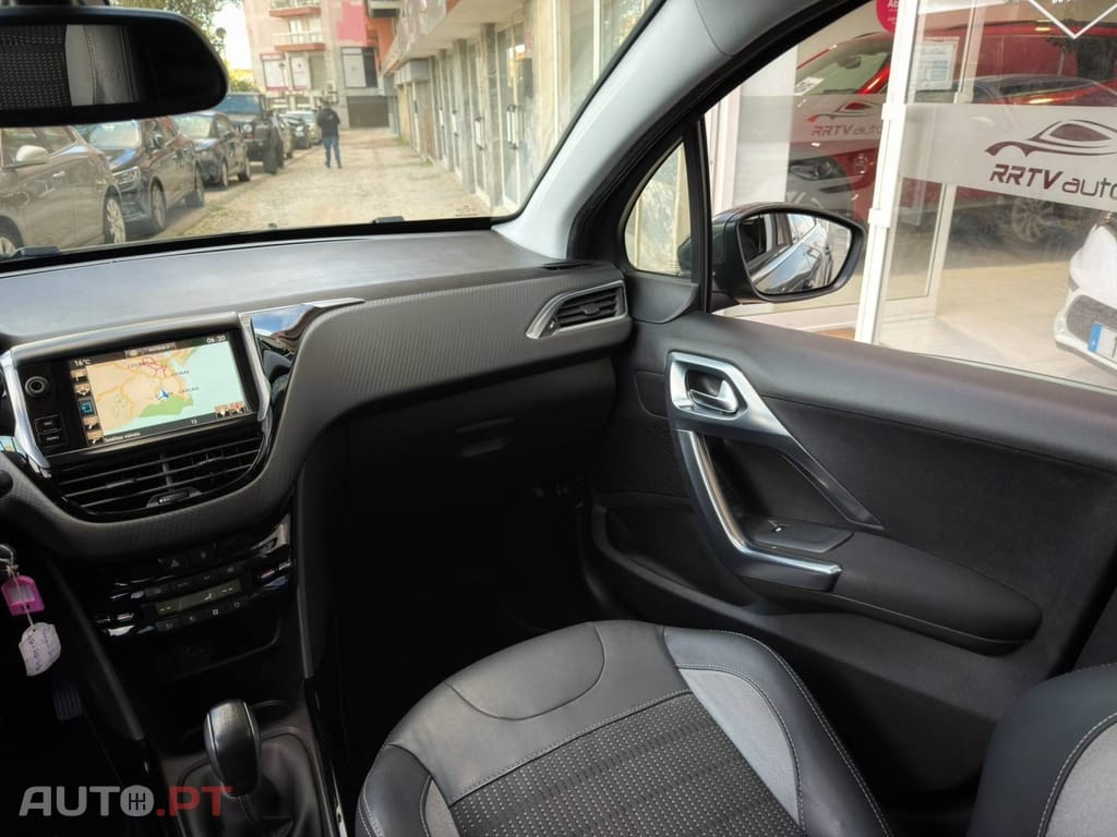 Peugeot 2008 1.2 PureTech Allure