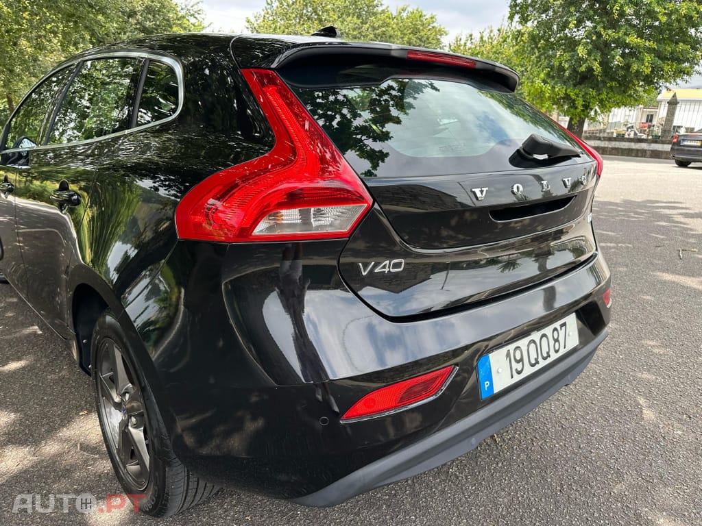 Volvo V40 2.0 D2 Momentum Eco