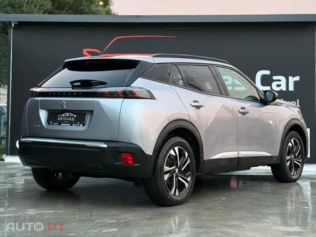 Peugeot E-2008 50 kWh Style