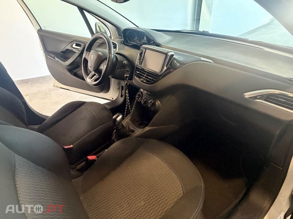 Peugeot 208 1.6 BlueHDi Style