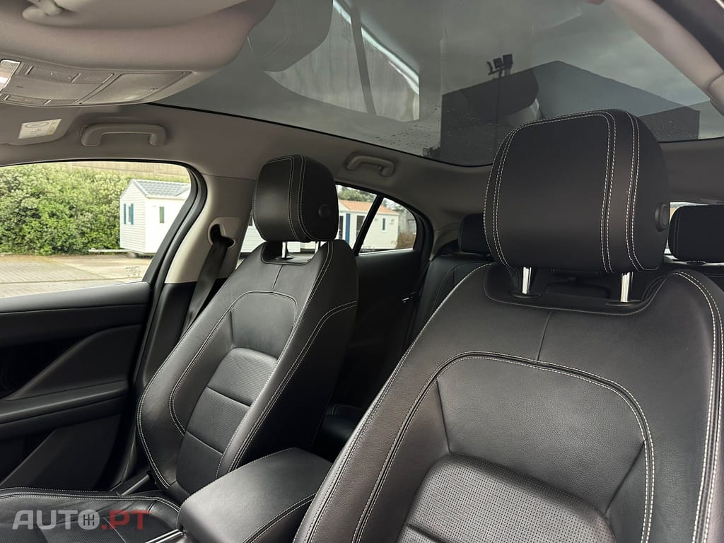 Jaguar I-Pace EV400 AWD HSE