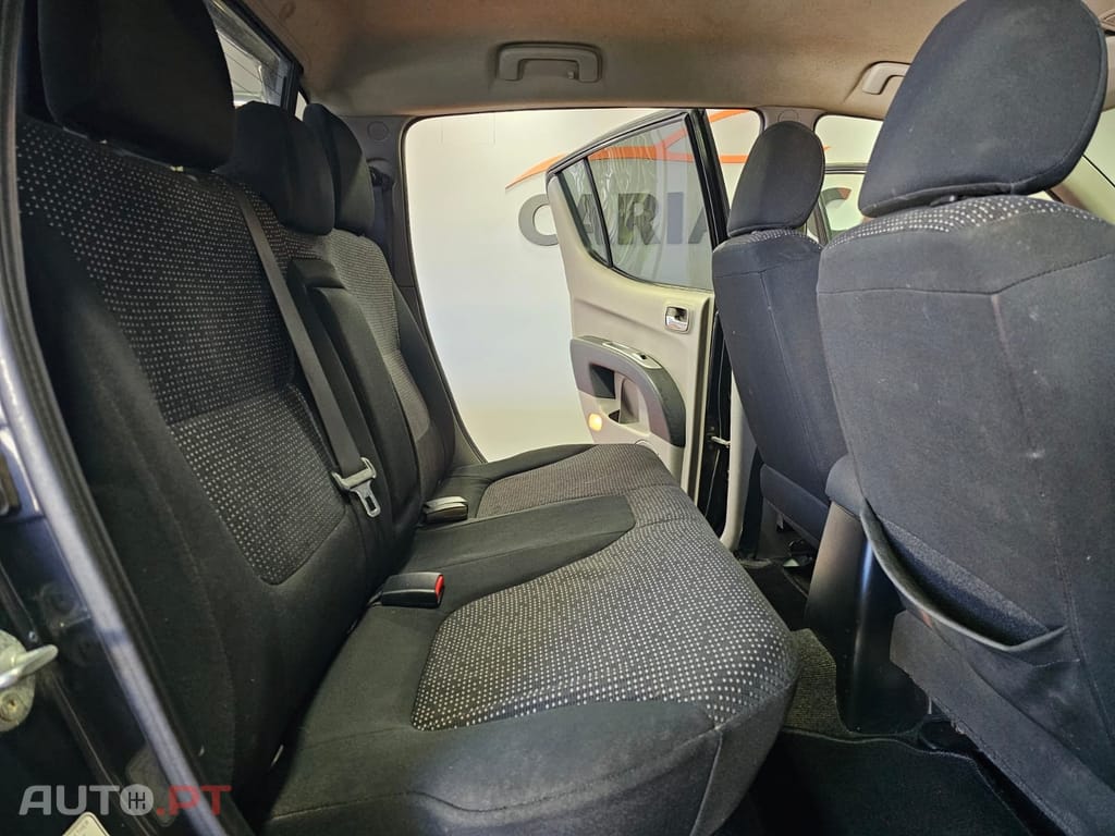 Mitsubishi L200 2.5 DI-D CD Invite AC 4WD